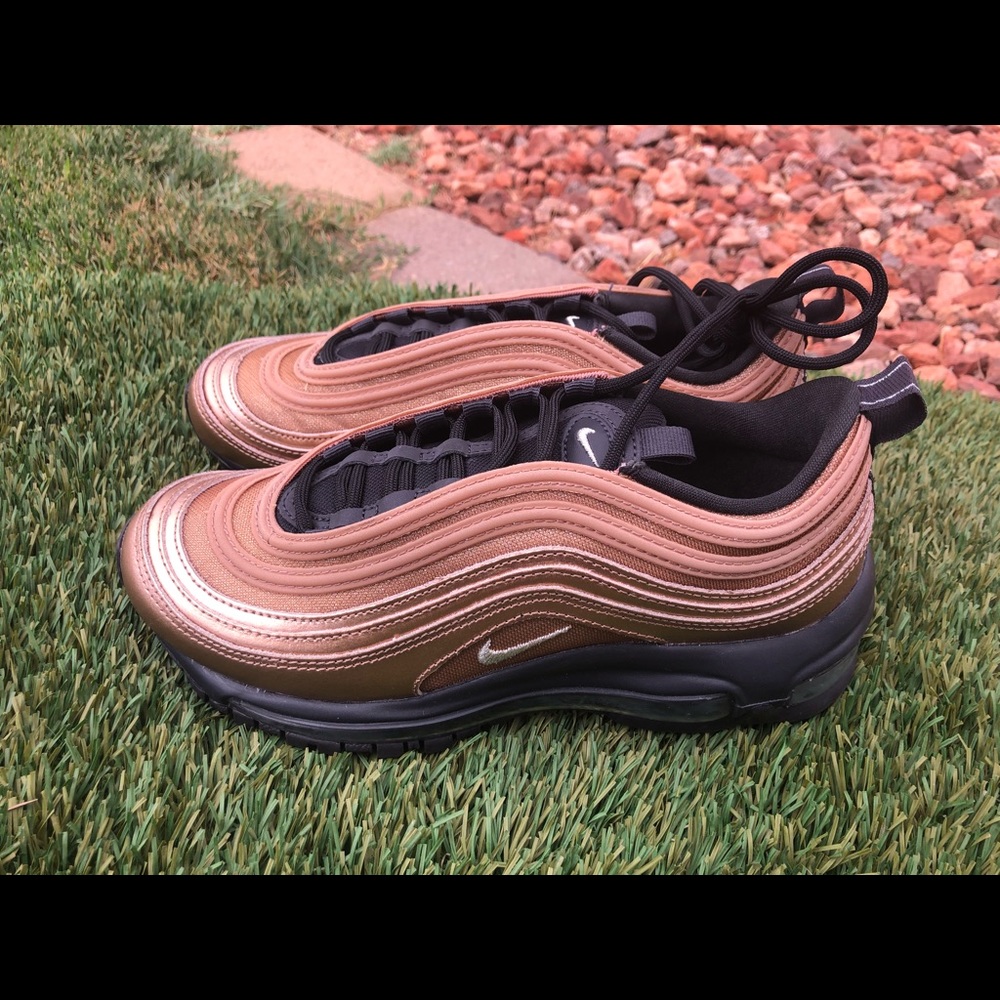 Women’s Nike Air Max 97 Sneakers Sz 6